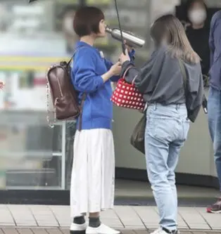 杉咲花のリュック